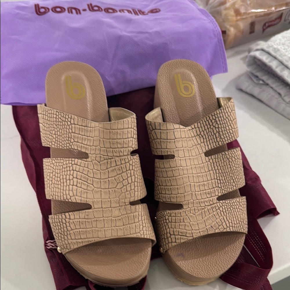 Textured Beige Women's Sandals